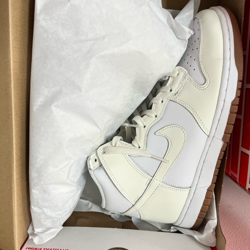 Brand new women Nike Dunk Hi size 9